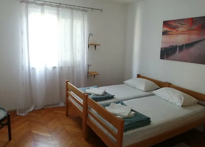 Melada Dom Хостел Задар