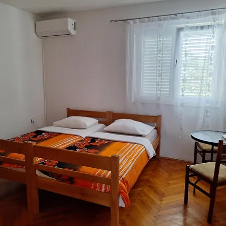 Hostel Melada Dom Ζαντάρ