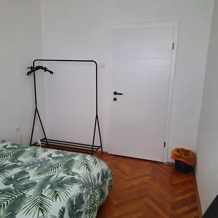 Melada Dom Hostal *